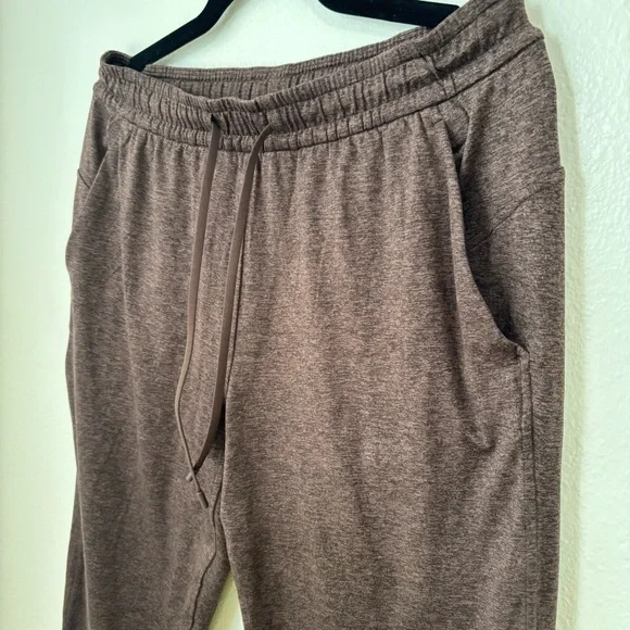 Lululemon Soft Jersey Classic Fit Jogger - Picture 4 of 8